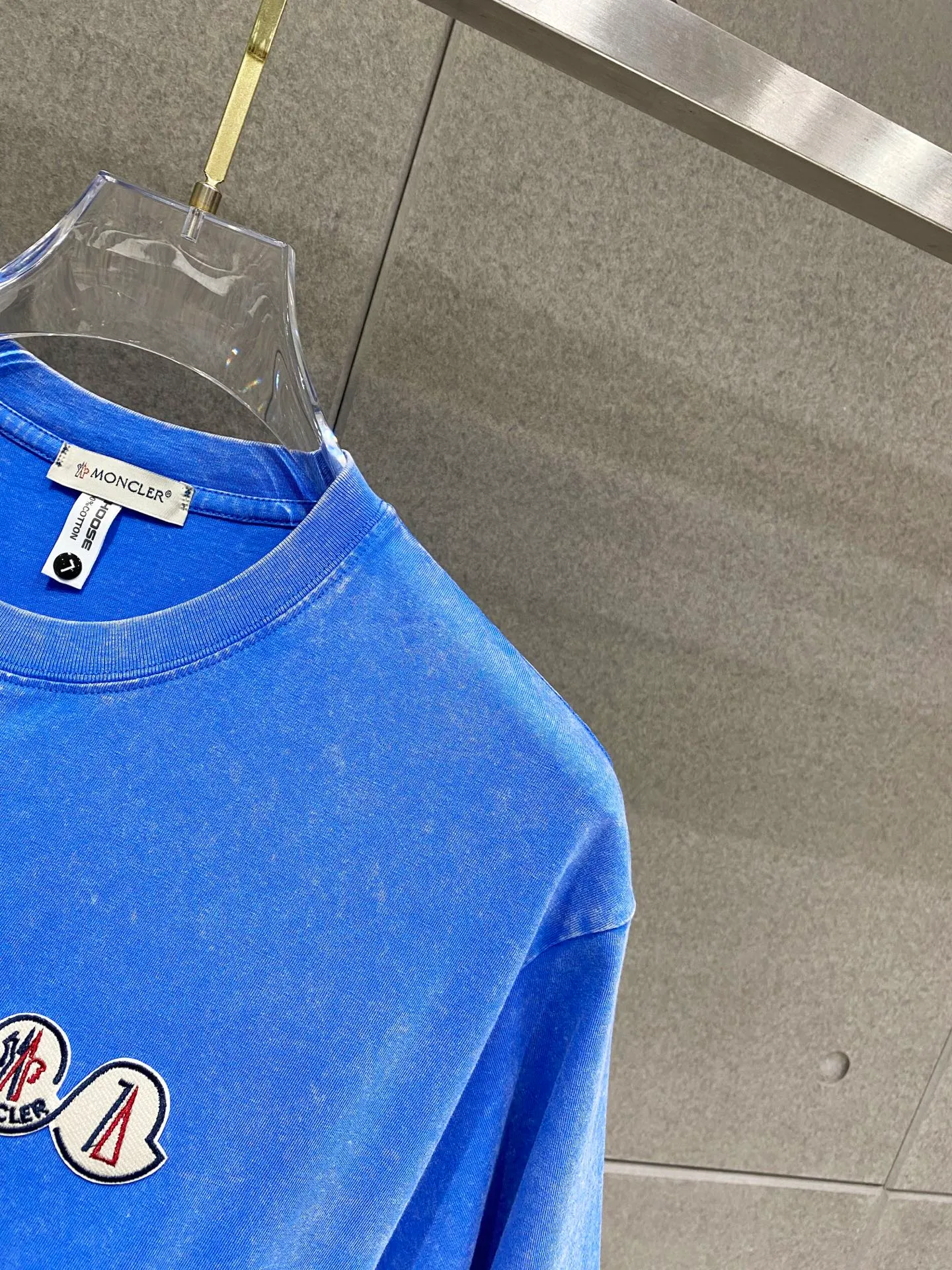 Moncler/ ， T ， LOGO ， ，250 ， ， ， Quality Original ， ， ， Premium 。 ！ :Black ， ，Blue Sizes: S-XXL :250